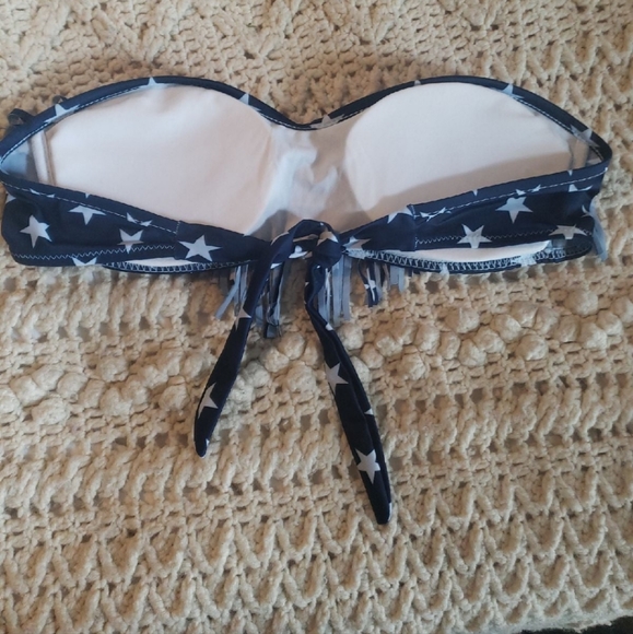 💙🩵💙 Fringe star bandeau tube style bikini top medium with flaw - Picture 3 of 5